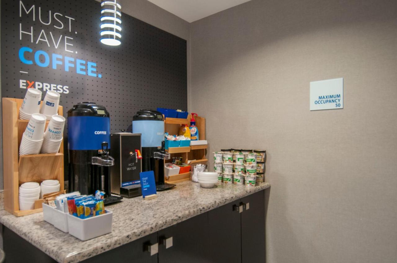 Holiday Inn Express & Suites Jackson Downtown - Coliseum By Ihg Ngoại thất bức ảnh