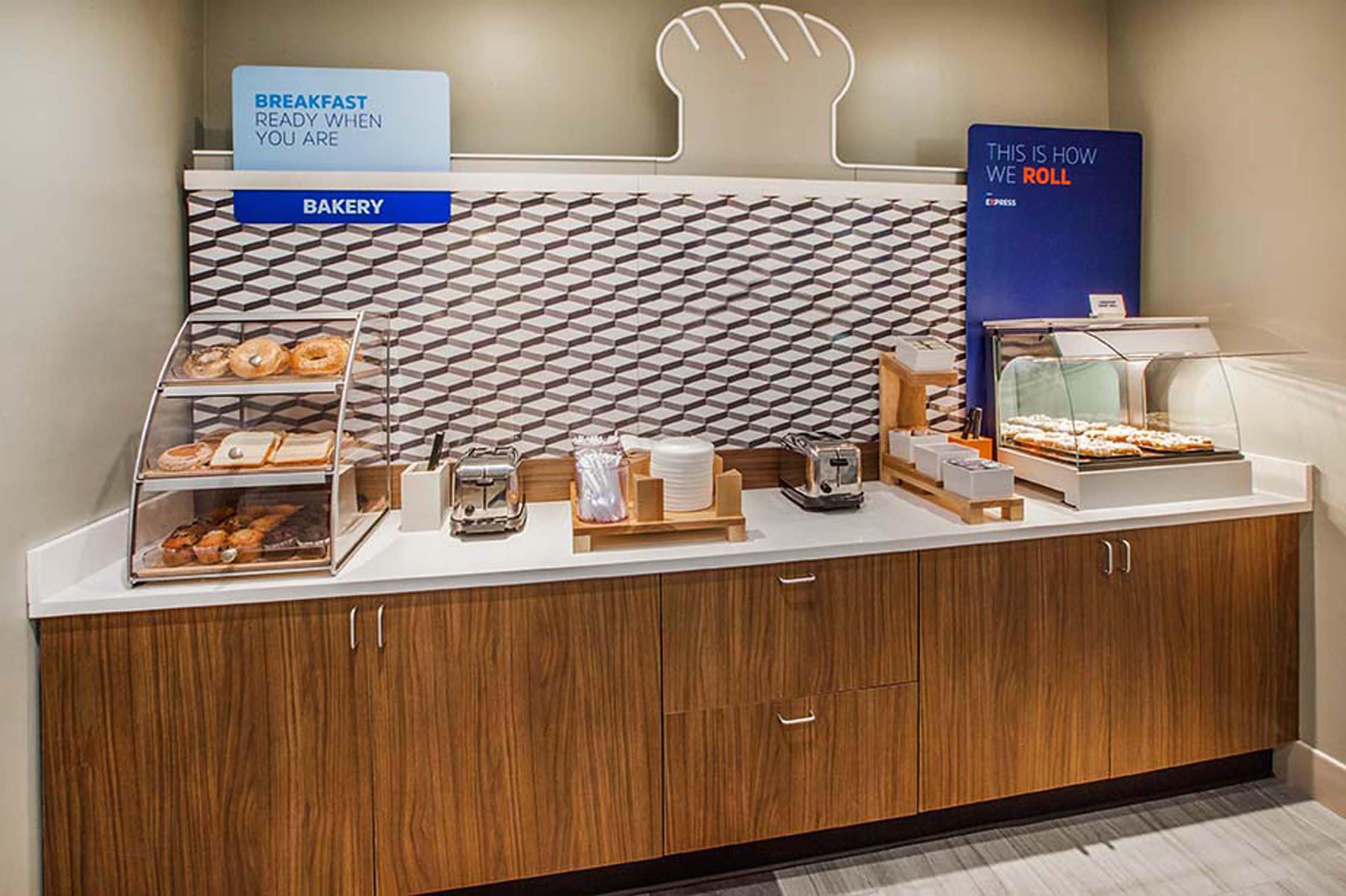 Holiday Inn Express & Suites Jackson Downtown - Coliseum By Ihg Ngoại thất bức ảnh